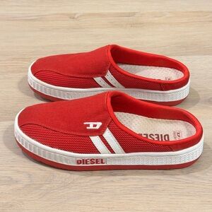 Diesel Red and White Mules